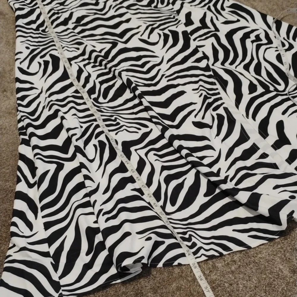 Eloquii NWT Zebra One Shoulder Maxi Dress With Slit - Picture 5 of 10
